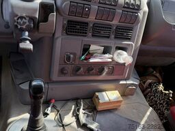 IVECO TRACKER AD 190T36 W 2-Achs Allradkipper Kran Atl
