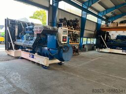Notstromaggregat Perkins 2200 KVA Stromaggregat Stromerzeuger