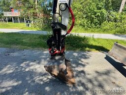 Bobcat E55Z Mini Excavator w/ Rototilt and 2 buckets. 230