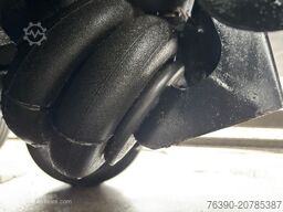 Schmitz Cargobull Semitrailer Reefer Standard divu klāju