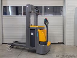 Jungheinrich EJC 216z 115 240 ZT