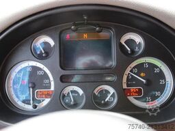 DAF CF 65 220 + lift + euro 5