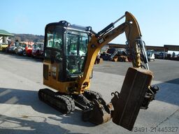 Caterpillar 301.8D mit POWERTILT
