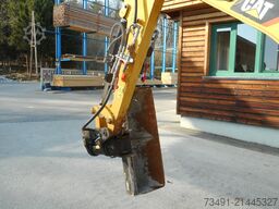 Caterpillar 301.8D mit POWERTILT