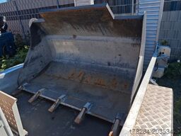 MECALAC Ahlmann AX700  Hitachi ZW75   65 Std.