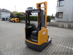 Jungheinrich ETV 110 - Triplex - alle Räder neu