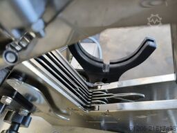Poly-Clip 