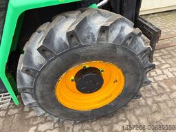 JCB 926 4x4 / 2.600 KG / 1.048 H