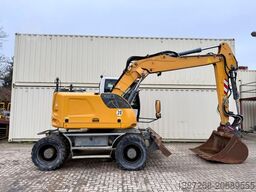 LIEBHERR A914 Compact / 2017 BJ / 9.979 H / OilQuick