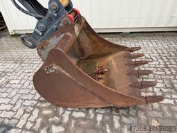 LIEBHERR A914 Compact / 2017 BJ / 9.979 H / OilQuick