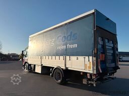 VOLVO FM 330 4x2 7,7 m Curtainsider and Taillift