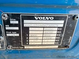 VOLVO FM 330 4x2 7,7 m Curtainsider and Taillift