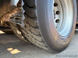 MAN TGX 26.440 Abrollkipper HYVA 20.60.S