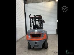 Toyota 42-7 FD 40