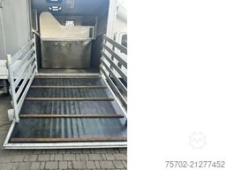 Isuzu N62.150 2 Pferde, 7 eingetragene Sitzplätze