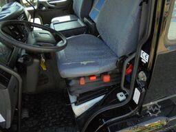 Volvo FL 8.180 + Manual + Dhollandia Lift