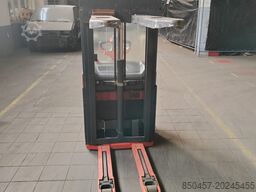 Linde L14 2.9m/ initial/ free lift