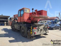 Liebherr LTM 1025