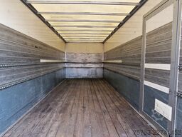 Volvo FL 250 4x2 - Box - Loadlift - A/C - Camera - Eu...