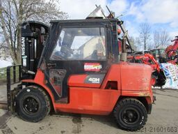 Nissan 4 Ton.-Triplex-FH 4,5m + Seitenschieber