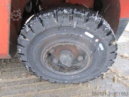 Nissan 4 Ton.-Triplex-FH 4,5m + Seitenschieber