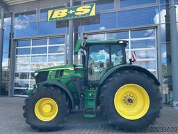 John Deere 6R215
