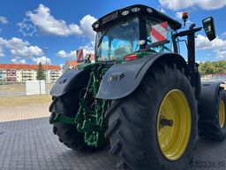 John Deere 6R215