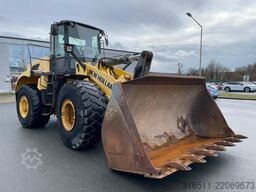 New Holland W270B