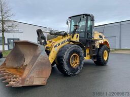 New Holland W270B
