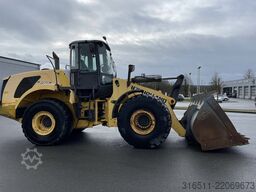New Holland W270B