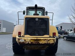 New Holland W270B