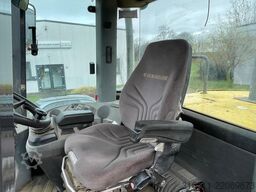 New Holland W270B