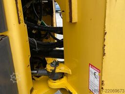 New Holland W270B
