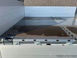 Mercedes-Benz Arocs 3251 8X2 + HMF 7020-K7 FJ 1400-K6 KRAAN/K...