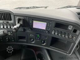 Scania R560 V8 8X2 TREKKER/BAKWAGEN + HIAB 477E-8 HIPR...