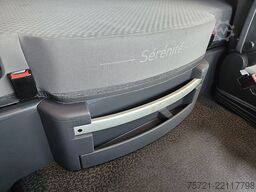 RENAULT T 520