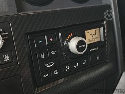 RENAULT T 520