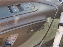 MERCEDES-BENZ Lagerfahrzeug Bürgerbus Niederflur 9 Sitze