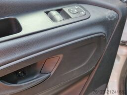 MERCEDES-BENZ Lagerfahrzeug Bürgerbus Niederflur 9 Sitze