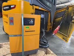 Jungheinrich EFG320 + Ladegerät 3753--EK