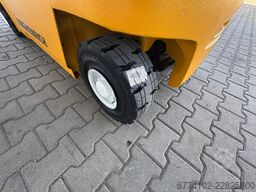 Jungheinrich EFG320 + Ladegerät 3753--EK