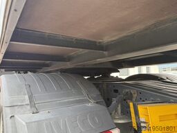  HSA 21 Koffer mit Hebebühne / Swiss-Vehicle