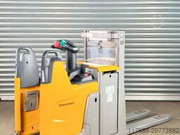 Jungheinrich ERD 220 - Service Neu- Triplex - Batterie 92%