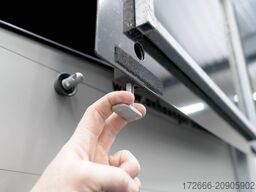 Ifor Williams IFOR WILLIAMS HBX 506 | SILBER +FRONTAUSTIEG RECHTS +POLSTER +3.BREMSLEUCHTE