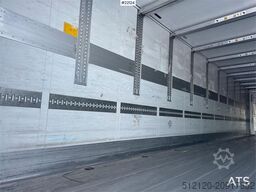 Schmitz Cargobull box semi-trailer with refrigeration/freezer unit