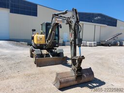 Volvo EW60E with 5 buckets