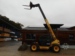 New Holland LM732