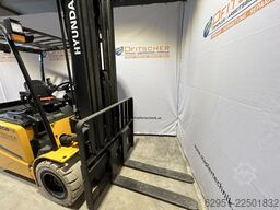Hyundai 50B-9