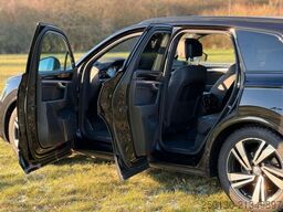 VOLKSWAGEN Touareg R-Line 4Motion