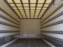 Mercedes-Benz Actros 1824 L Bakwagen + Laadklep 2000 kg